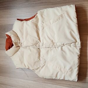 Reversible waterproof puffer vest